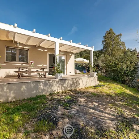 Crystal Waters House Holiday home *